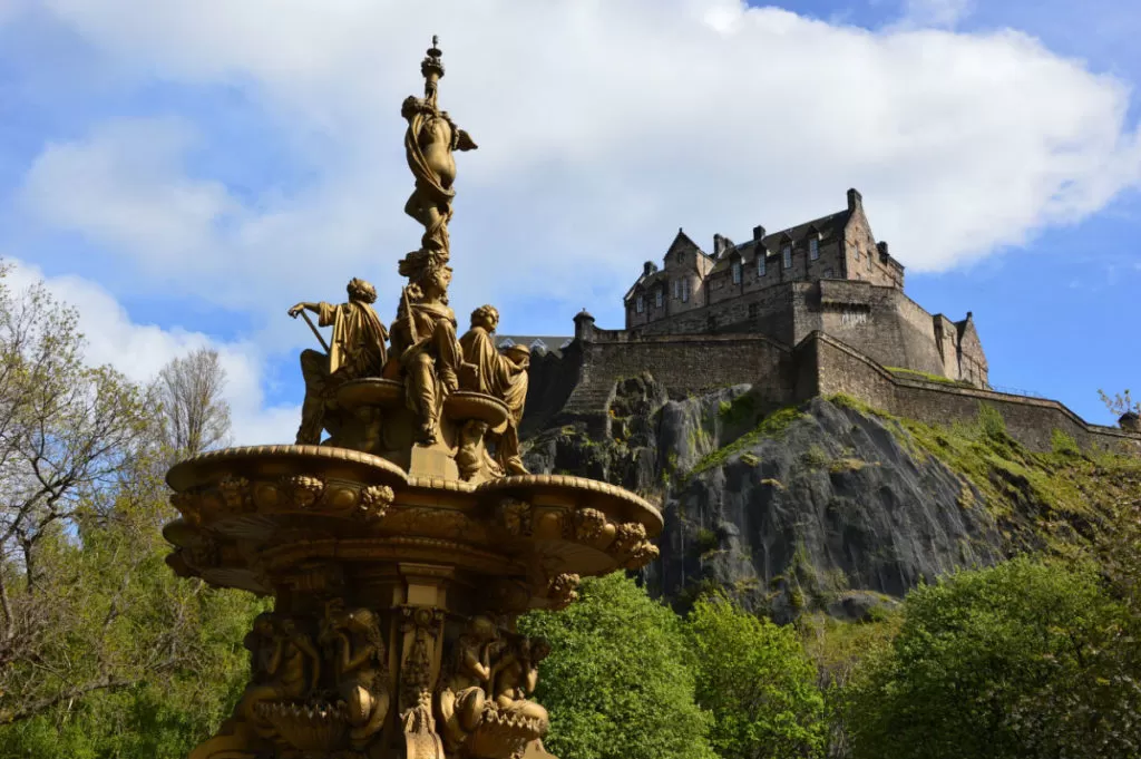 Edinburgh Castle Fountain